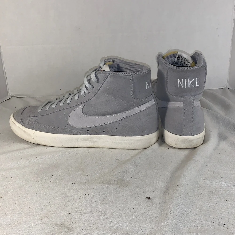 Nike Men’s Blazer ‘77 Light Gray Suede High-Top Sneakers